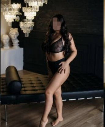 У меня богатый опыт, и я знаю, как доставить настоящее удовольствие. Возможности ограничены только твоей фантазией. Предлагаю эскорт-услуги, классический и эротический массаж, стриптиз и многое другое. Мои отзывы подтверждают, что я достойна твоего внимания 😏 К тому же, у меня есть фото, чтобы ты мог оценить мои прелести. Возьми меня в Москве, и я покажу тебе рай на земле. 💋❤️🔥 Москва, это куда я тебе приеду! 12700, 24 года